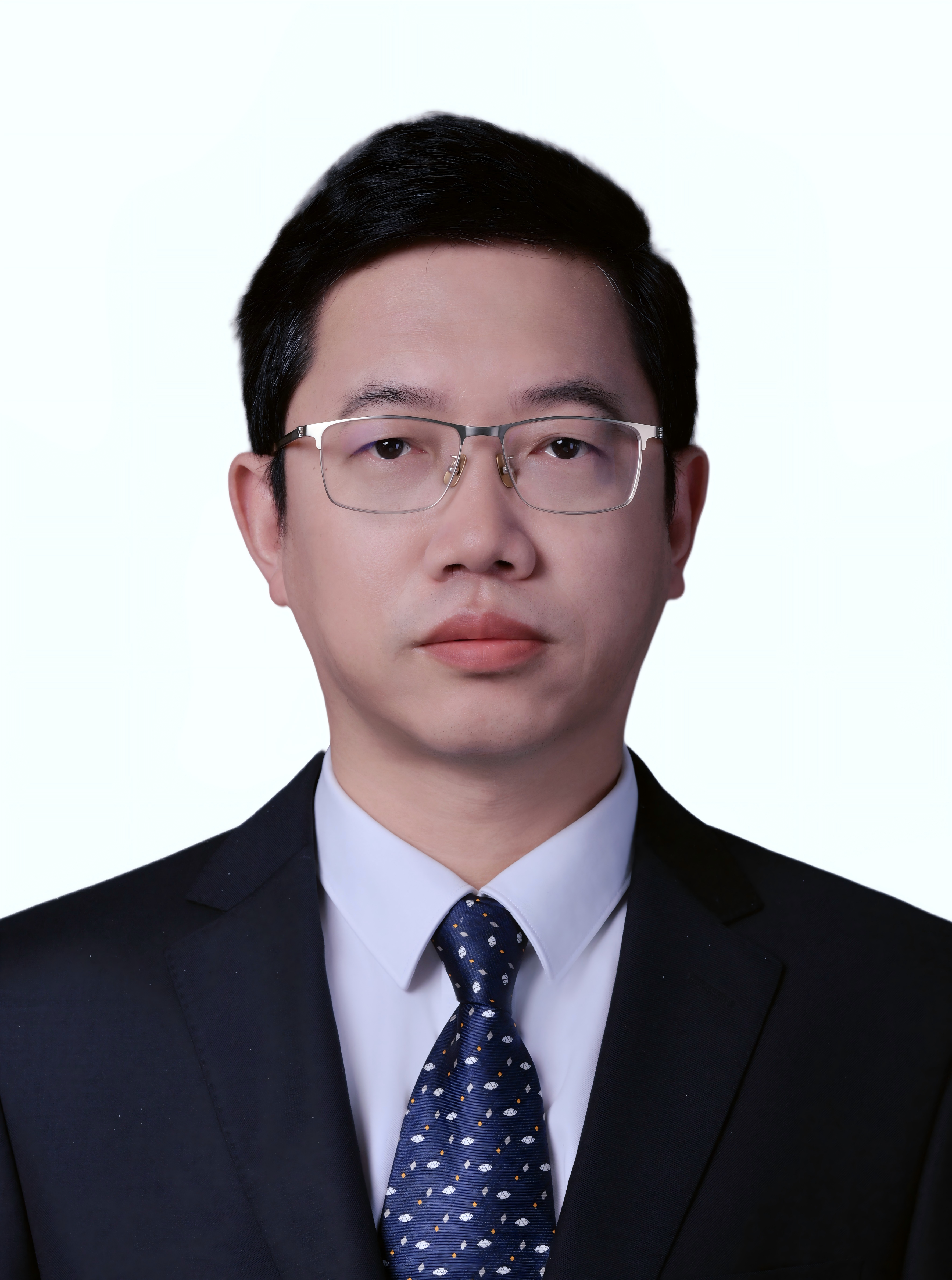 张彤